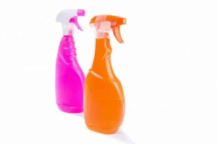 How to make your own all purpose cleaning spray - natural cleaning products aimed to simplify your life. More simple living tips on the blog.