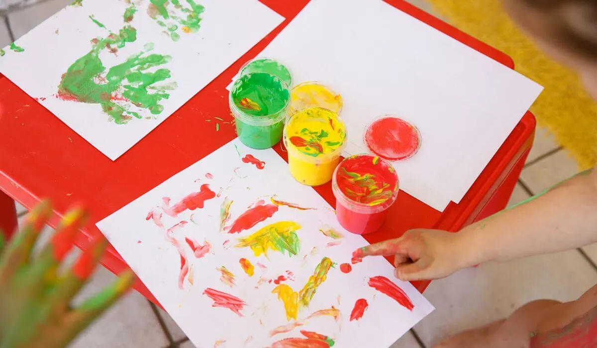 Children finger painting