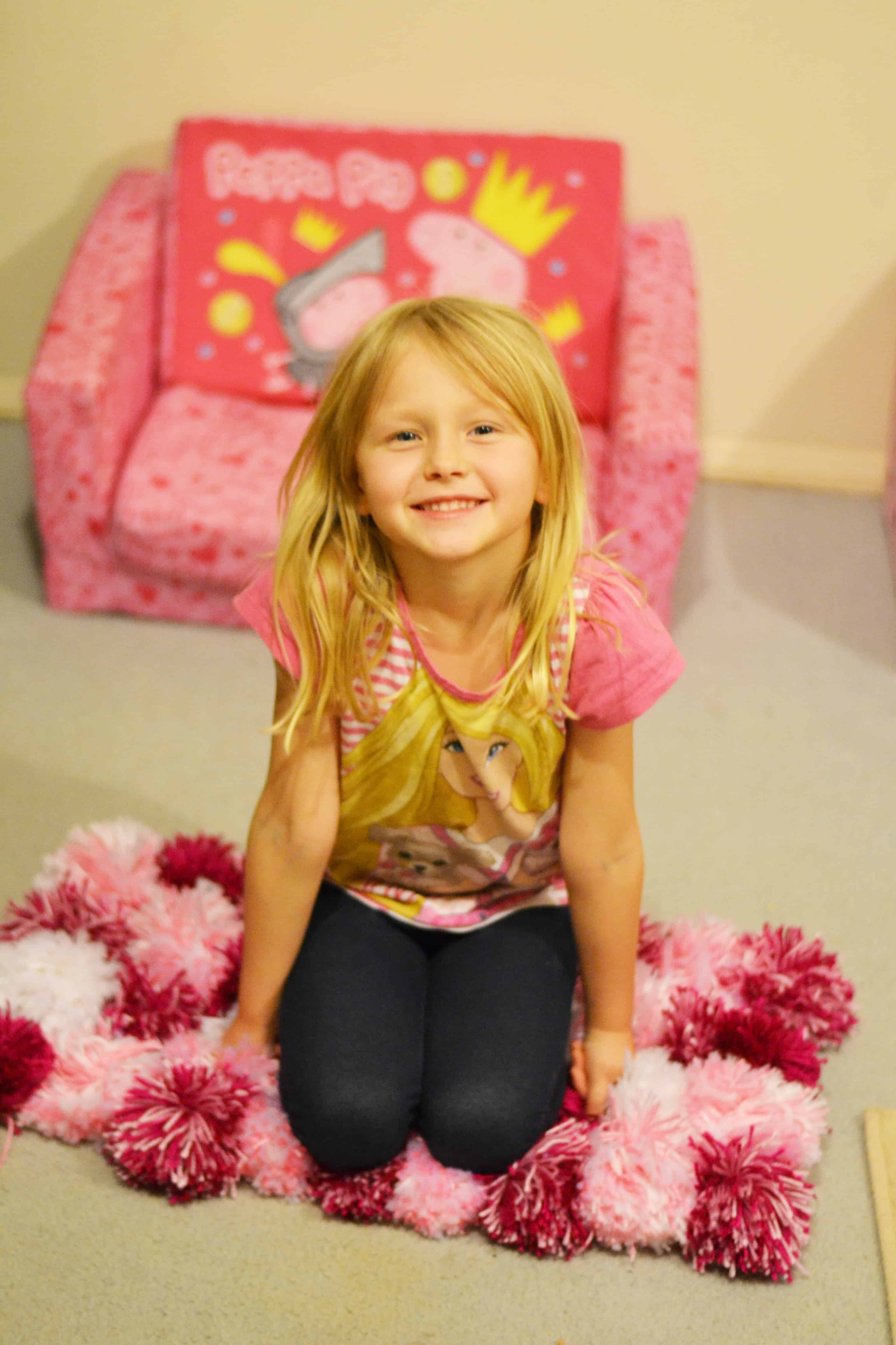 Simple pom pom rug tutorial