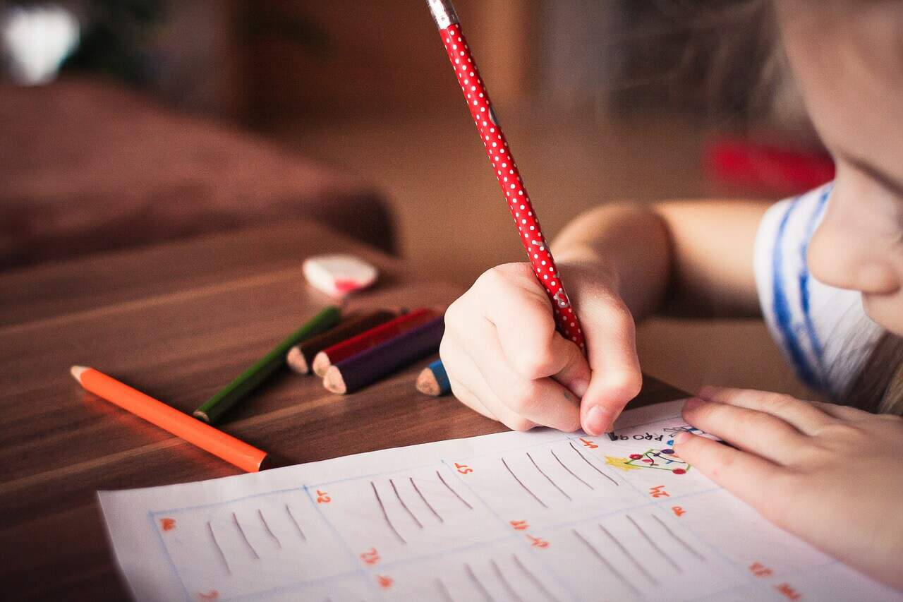 Smart goal setting for kids with free goal setting worksheet for kids to help them learn how to set realistic and achievable goals no matter their age