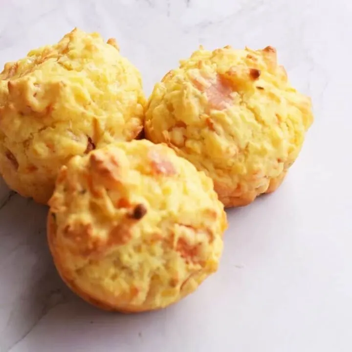 Savoury carrot cheese muffins (5)