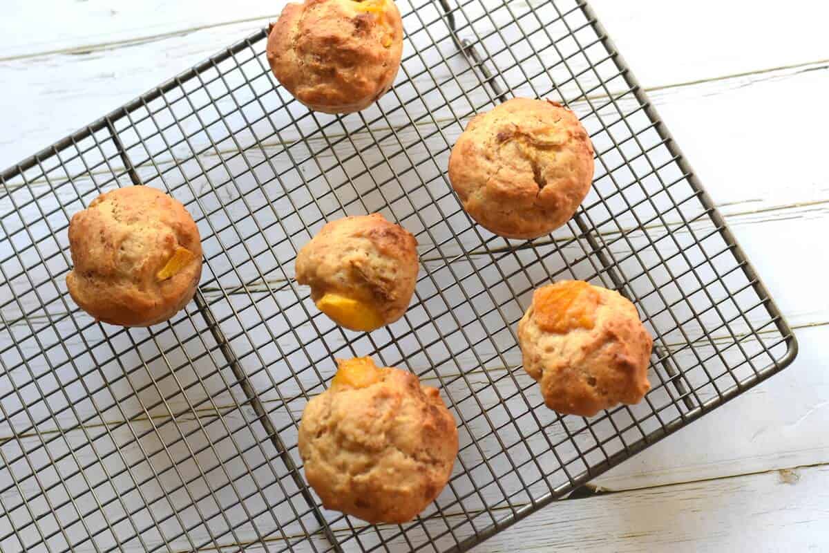 Mango banana yoghurt muffins