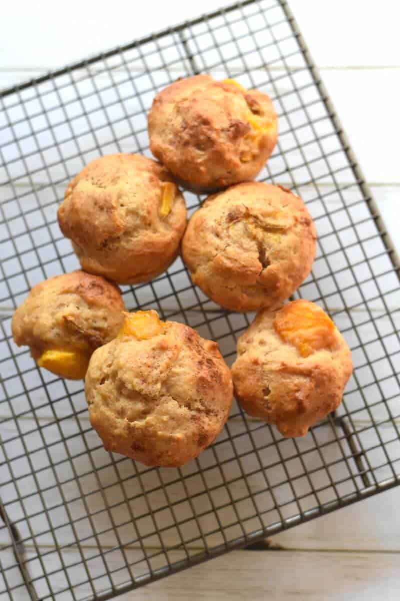 Mango banana yoghurt muffins