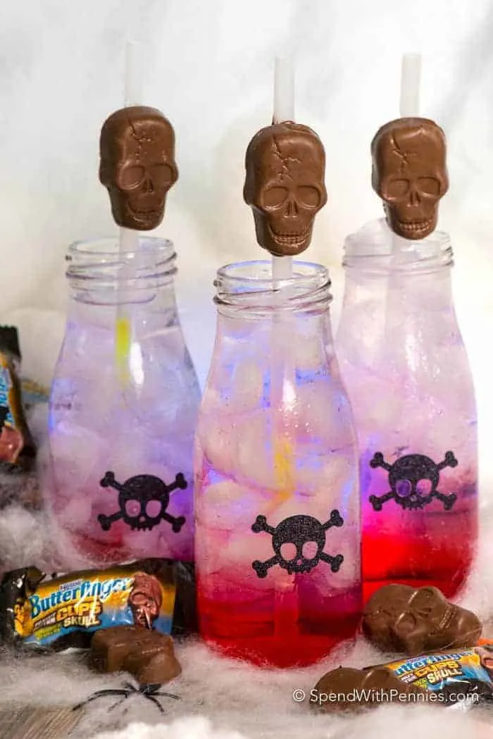 Spooky halloween mocktails that glow in the dark