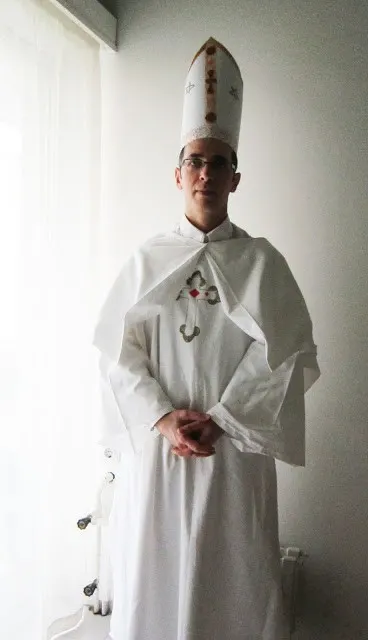 DIY Pope costume