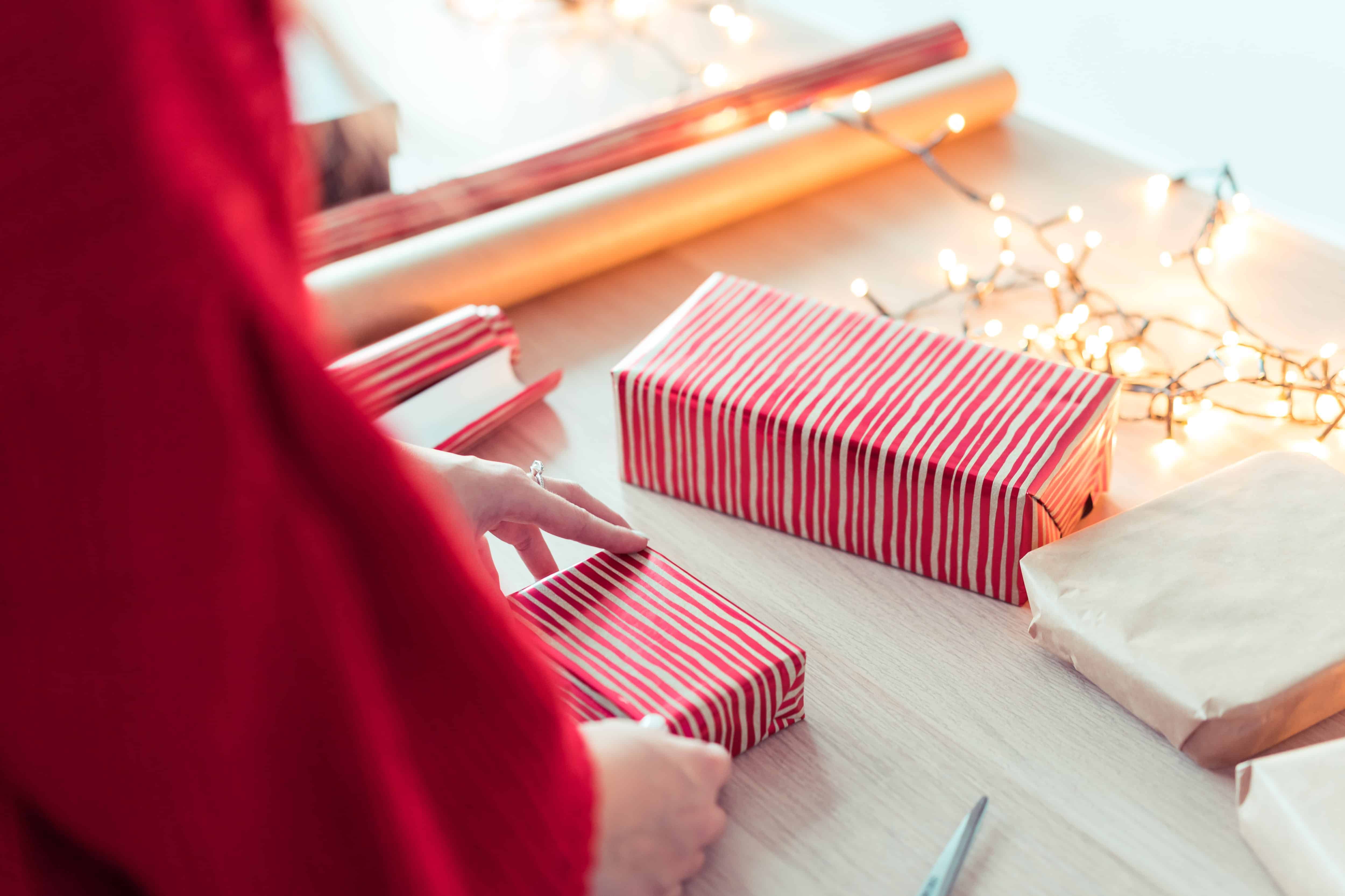 Creative Teacher Gift Ideas - Gifts They Really Want gift wrapping