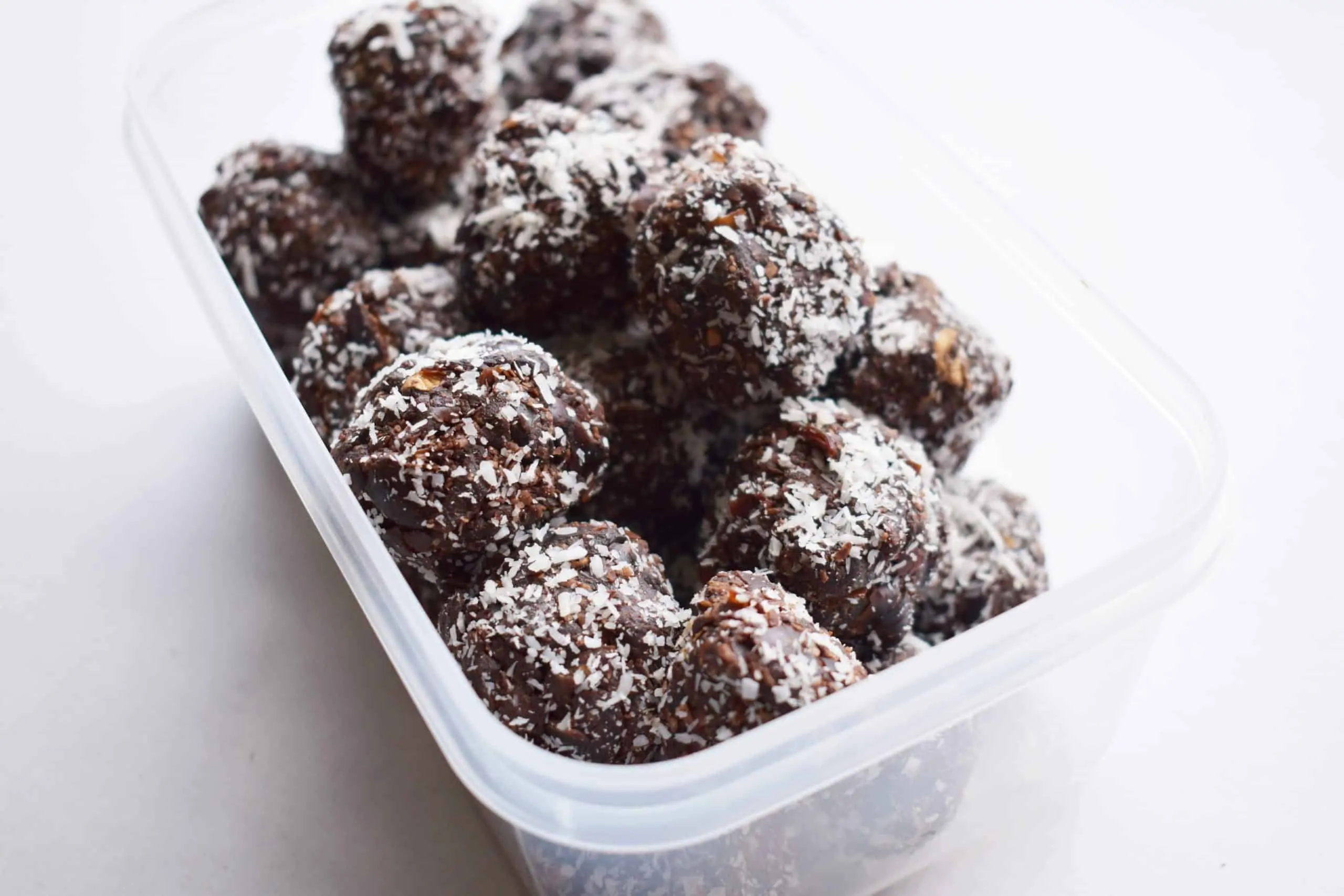 Nut free cacao bliss balls with coconut