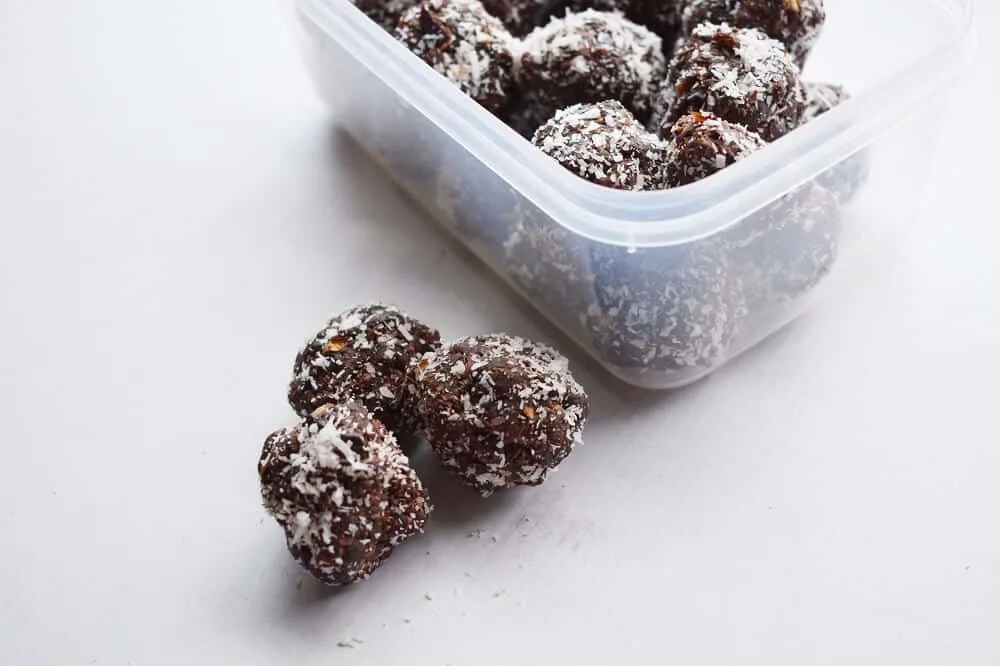 Coconut cacao protein balls