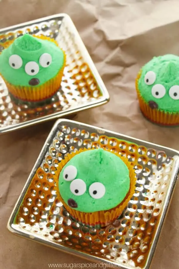 Green alien cupcakes