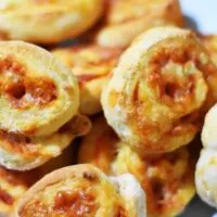Hawaiian pizza scrolls recipe