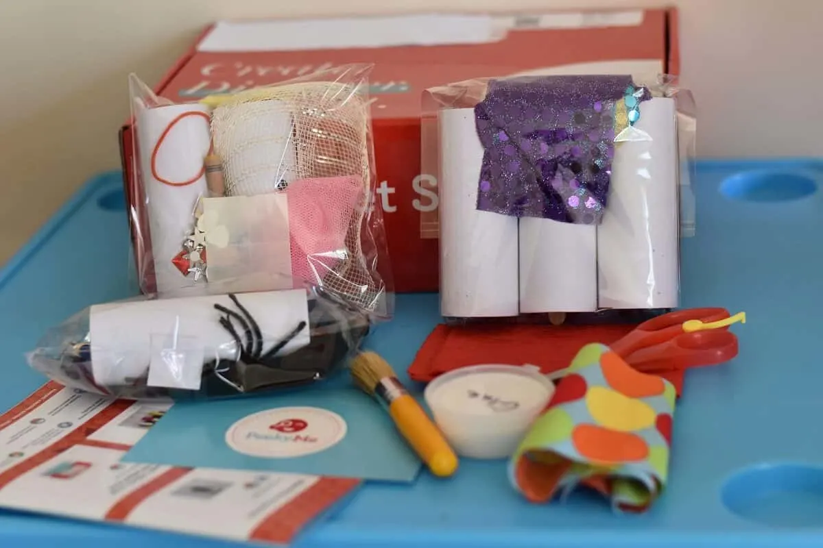 Peekyme craft subscription box for kids