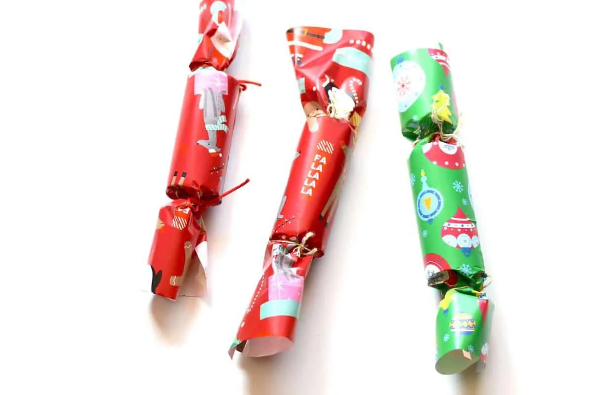 How to make christmas crackers