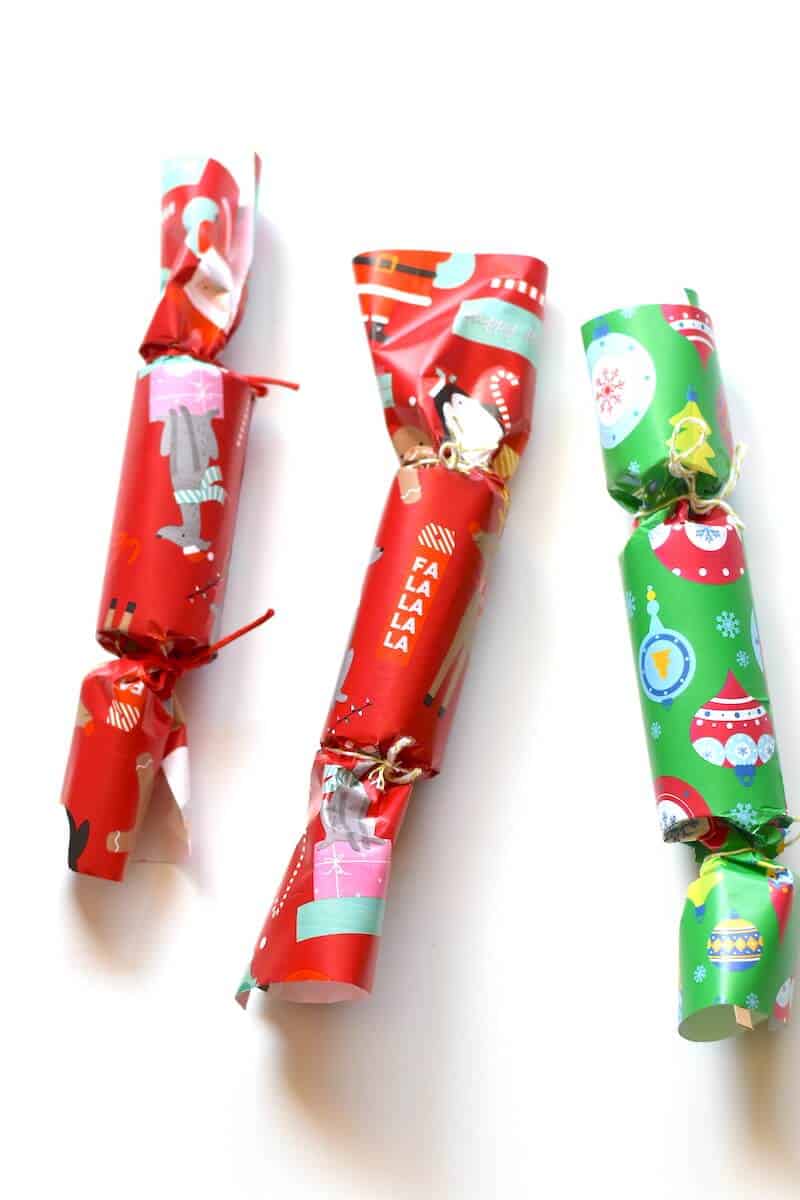 12 X make your own Christmas cracker kit crackers hats snaps jokes ELF ELF'S 