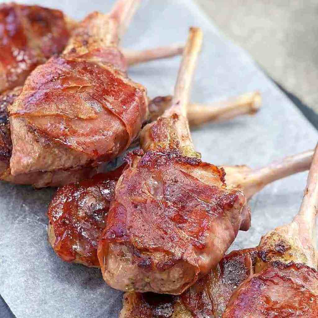 lamb cutlets with proscuitto 