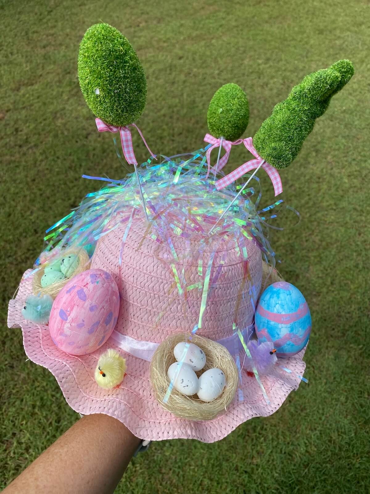 Pretty easter hat with wire decorations