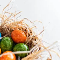 easter decorating ideas eggs in nest