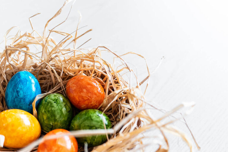 Easter decorating ideas eggs in nest