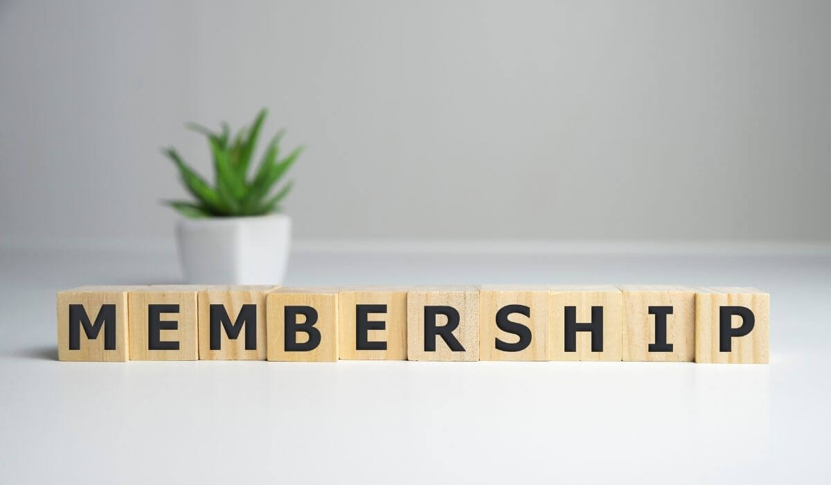 membership spelt with blocks