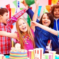 kids celebrating at a children's birthday party