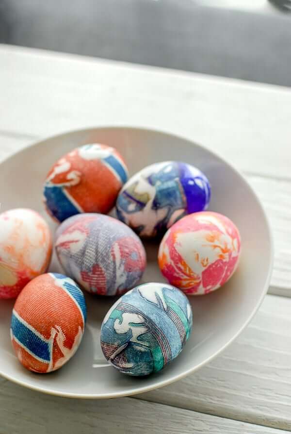 Easter eggs dyed with silk