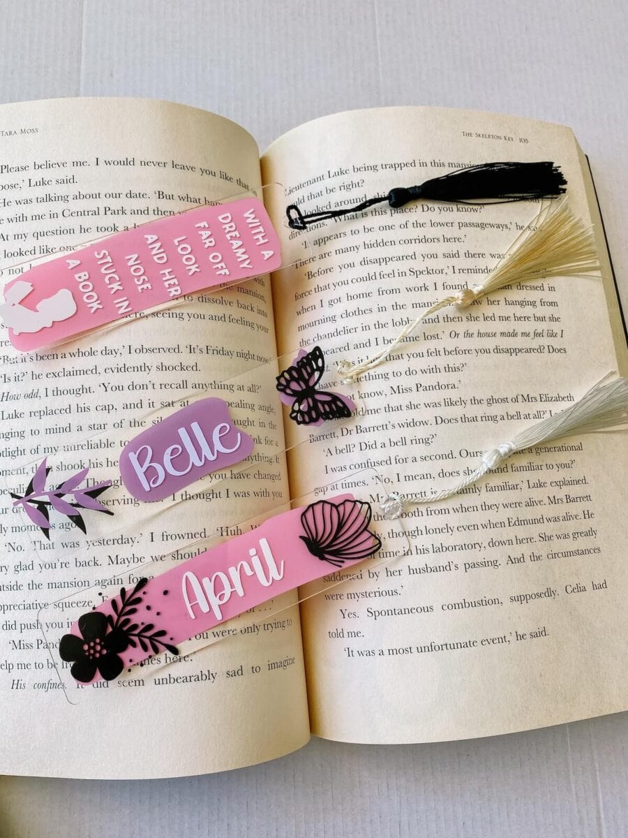 How To Make DIY Acrylic Bookmarks With Cricut