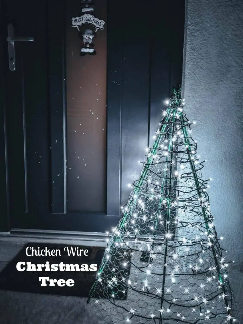 44 Easy DIY Christmas Decorations To Make (Indoor & Outdoor) 46 chicken wire christmas tree.