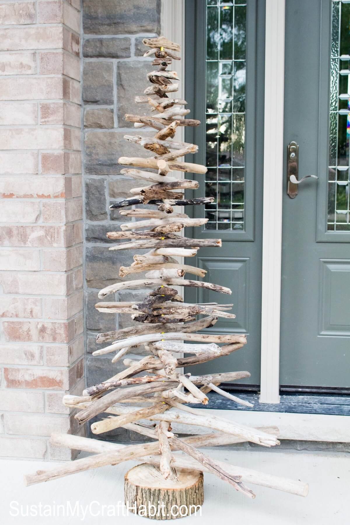 44 Easy DIY Christmas Decorations To Make (Indoor & Outdoor) 43 driftwood christmas tree.