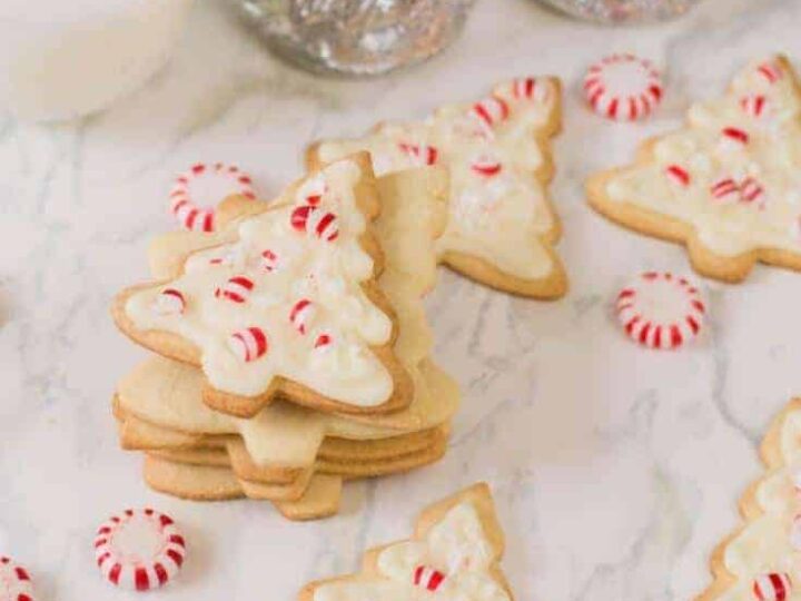sugar cookeis with peppermint buttercream icing.