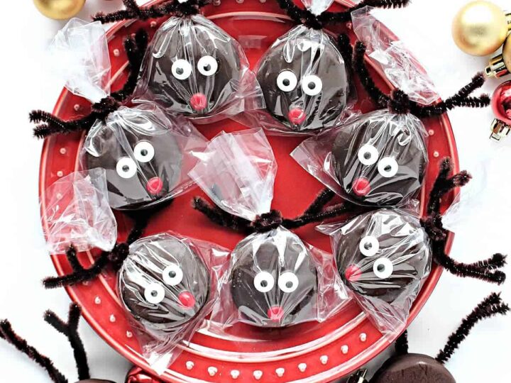 chocolate coated reindeer oreos in plastic for gifting.