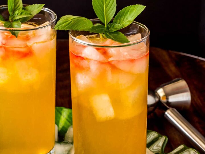 chilcano de maracuya cocktails.