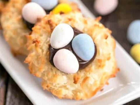easter macaroons.