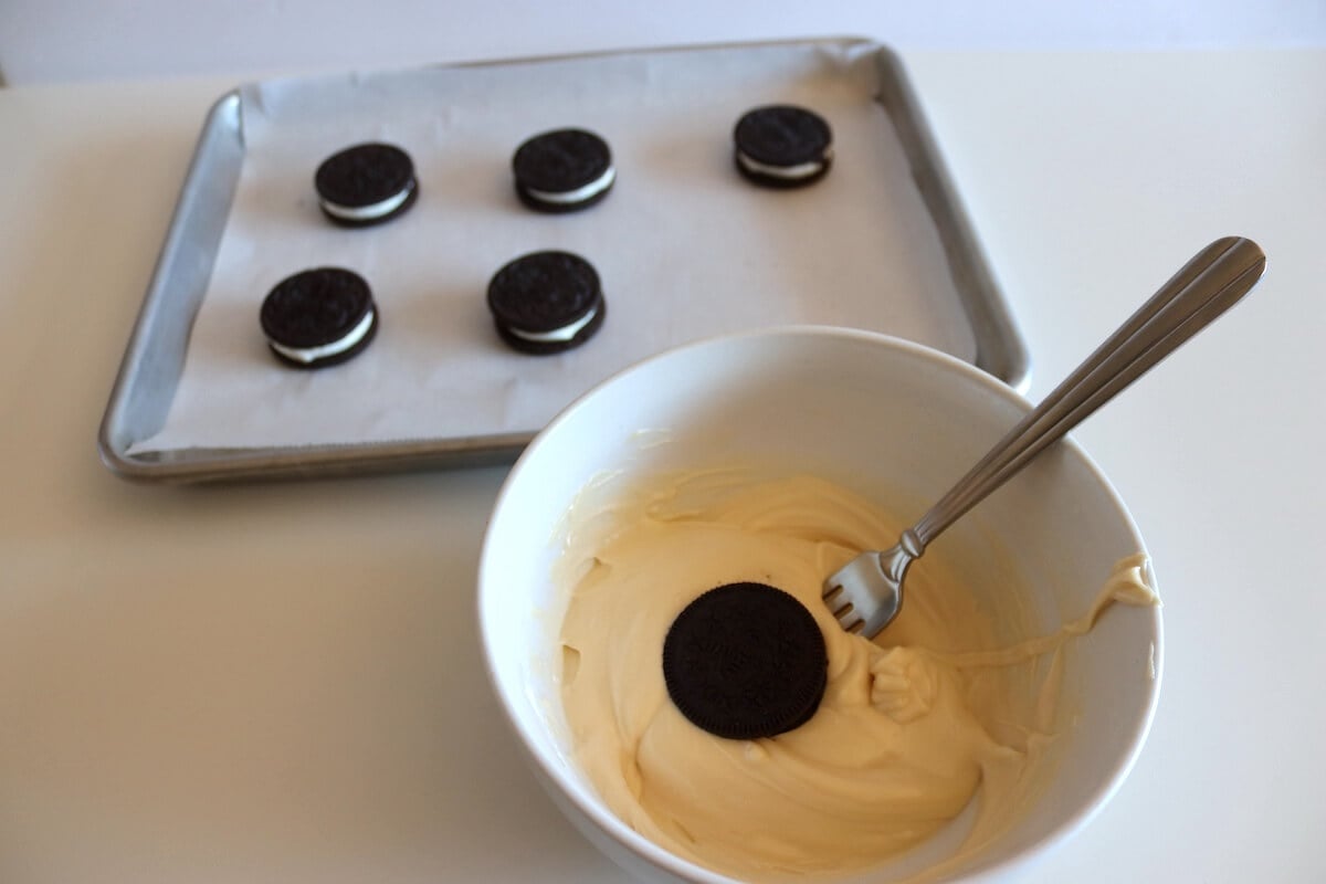 oreos and white chocolate melts.