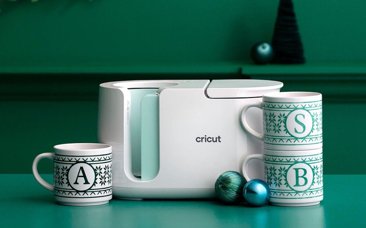 Best Gifts For Crafters (2026 Guide) 9 cricut mug press.